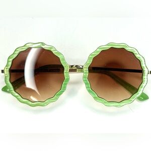 Aguabendita Round Green Scallop Edge Sunglasses